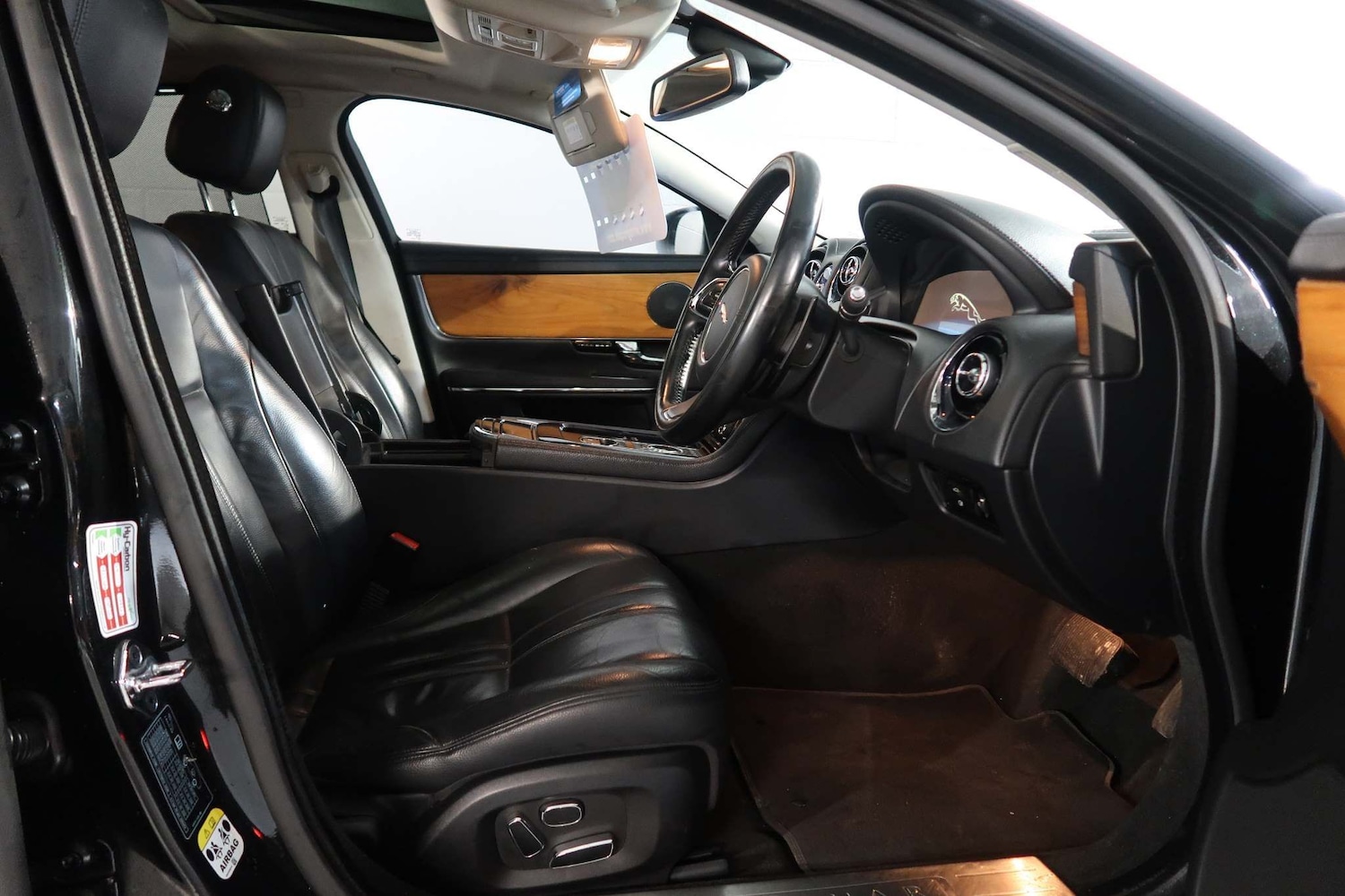 Used Jaguar XJ 2012 for sale - 76988223: Photo 7