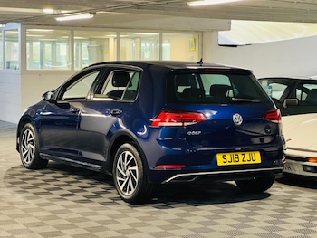 Used Volkswagen Golf 2019 for sale - 75401169: Photo