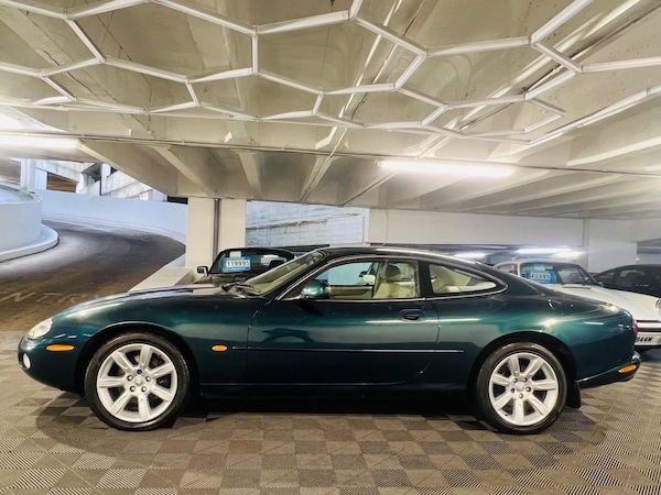 Used Jaguar XK8 2002 for sale - 73133422: Photo 2
