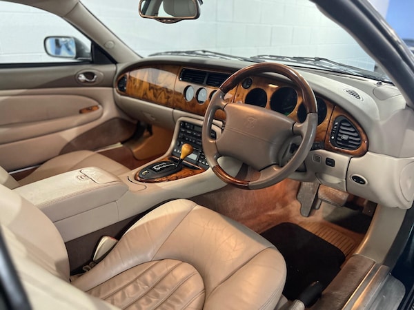 Used Jaguar XK8 2002 for sale - 73133422: Photo 8