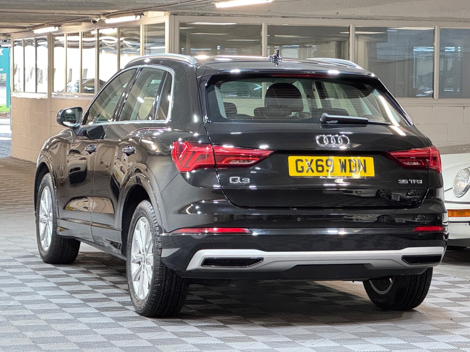 Used Audi Q3 for sale - 77939736: Photo 3