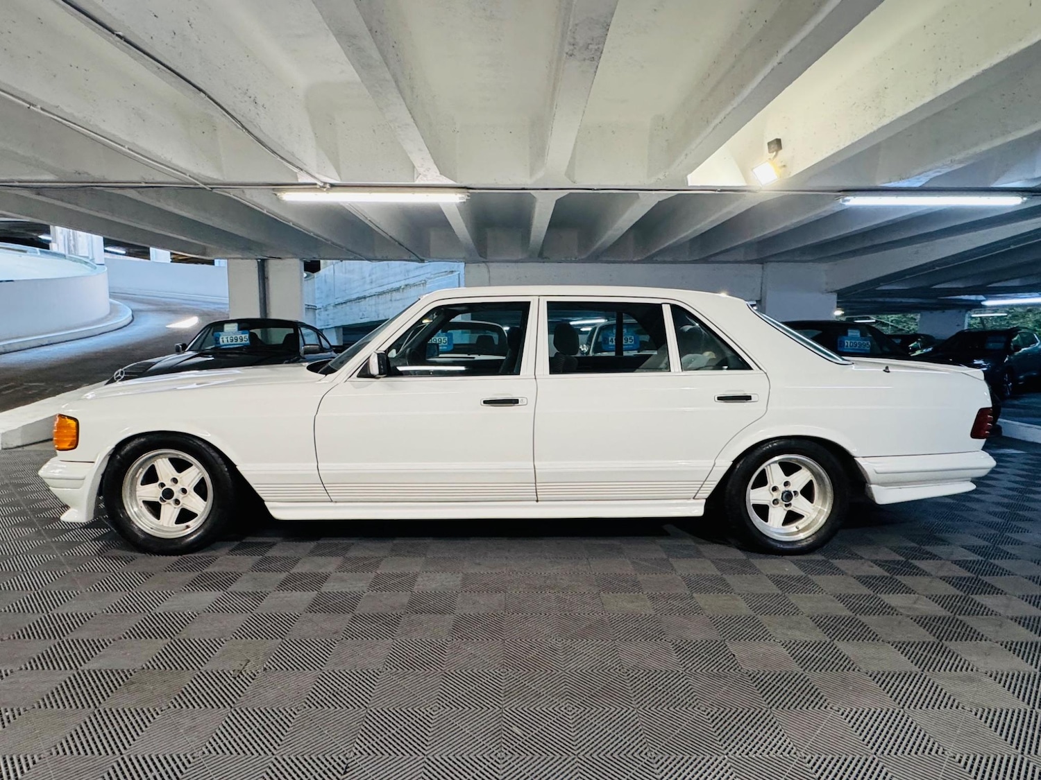 Used Mercedes-Benz 500 for sale - 77029330: Photo 2