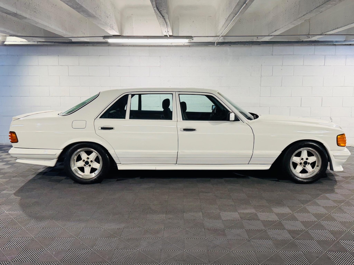 Used Mercedes-Benz 500 for sale - 77029330: Photo 5