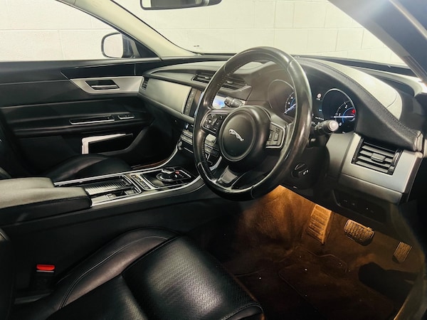 Used Jaguar XF 2016 for sale - 73133436: Photo 12