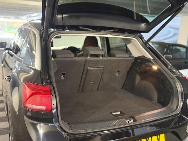 Used Volkswagen T-Roc 2019 for sale - 76109786: Photo 14