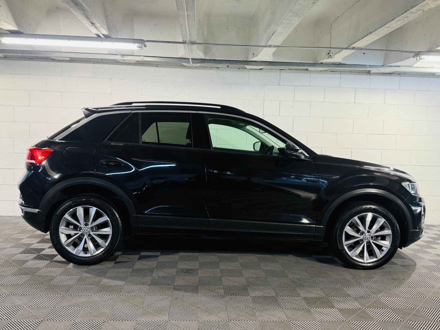 Used Volkswagen T-Roc 2019 for sale - 76109786: Photo 5