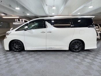 Used Toyota Vellfire 2015 for sale - 78822130: Photo