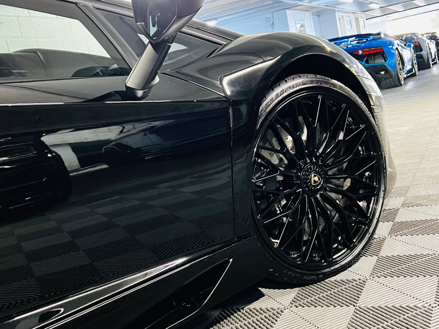 Used Lamborghini Aventador 2017 for sale - 76996223: Photo 18