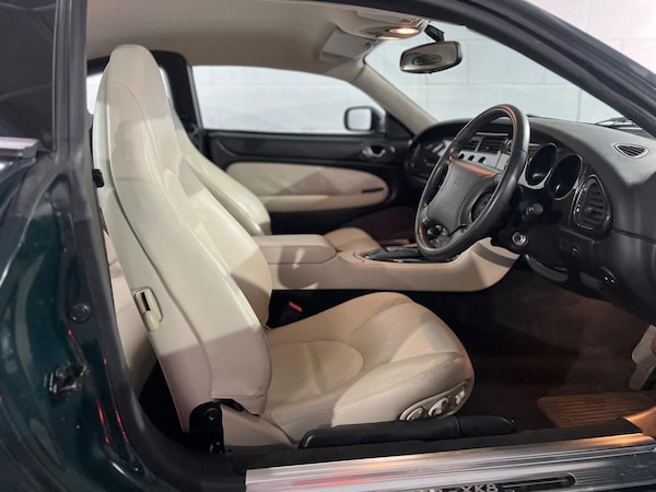 Used Jaguar XK8 1998 for sale - 73133447: Photo 7