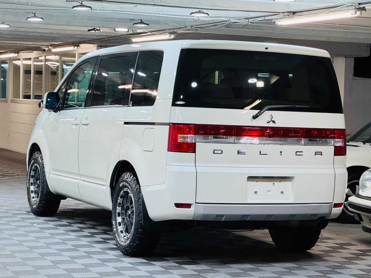 Used Mitsubishi Delica for sale - 77345198: Photo 3