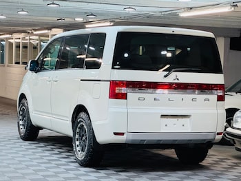 Used Mitsubishi Delica 2010 for sale - 77345198: Photo