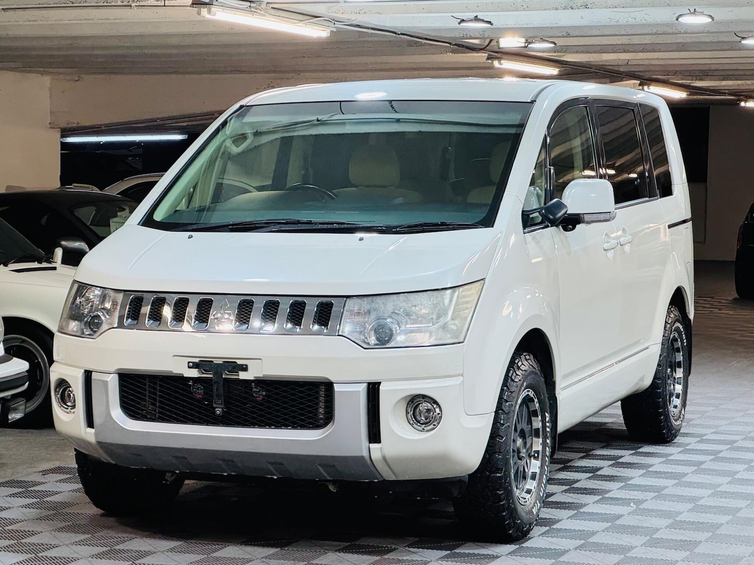 Used Mitsubishi Delica for sale - 77345198: Photo 6