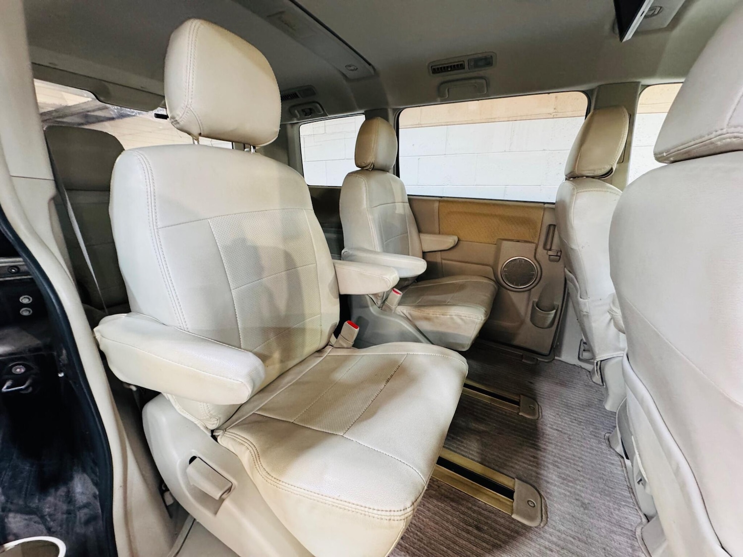 Used Mitsubishi Delica for sale - 77345542: Photo 11