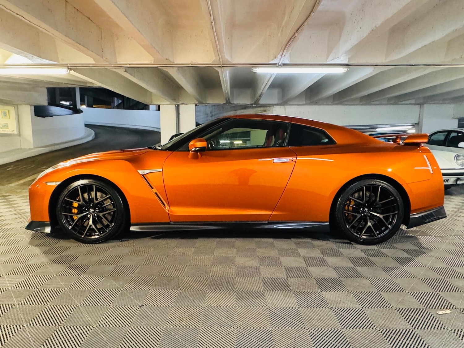 Used Nissan GT-R 2018 for sale - 76913893: Photo 2