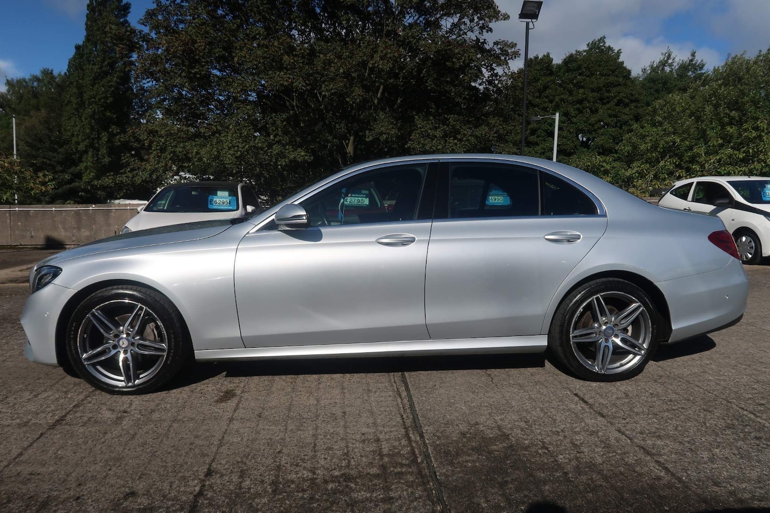 Used Mercedes-Benz E Class for sale - 77807752: Photo 2