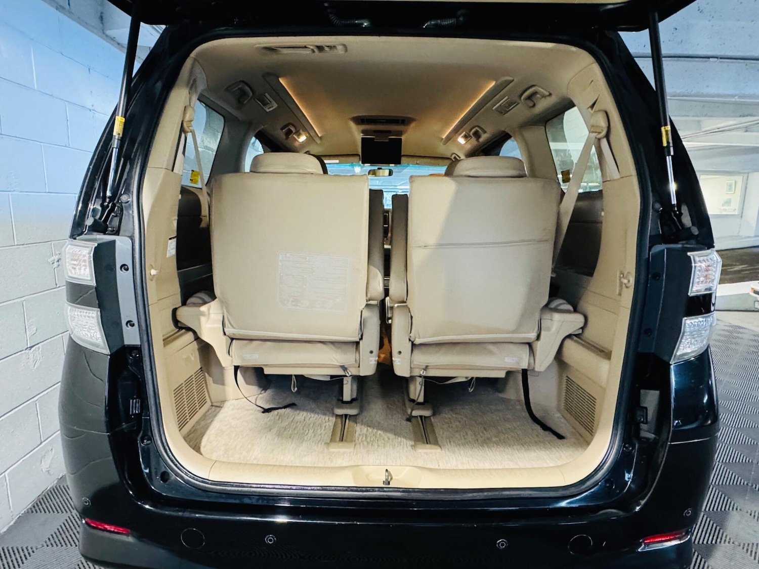 Used Toyota Vellfire for sale - 77203315: Photo 11