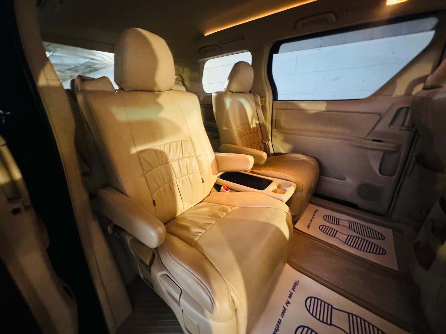 Used Toyota Vellfire for sale - 77203315: Photo 12