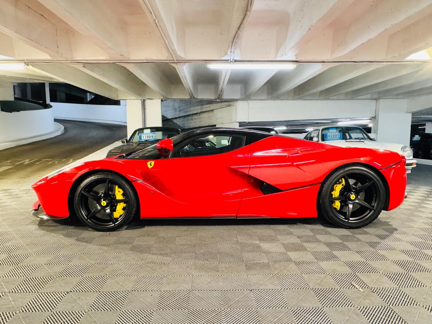 Used Ferrari LaFerrari for sale - 76715159: Photo 2