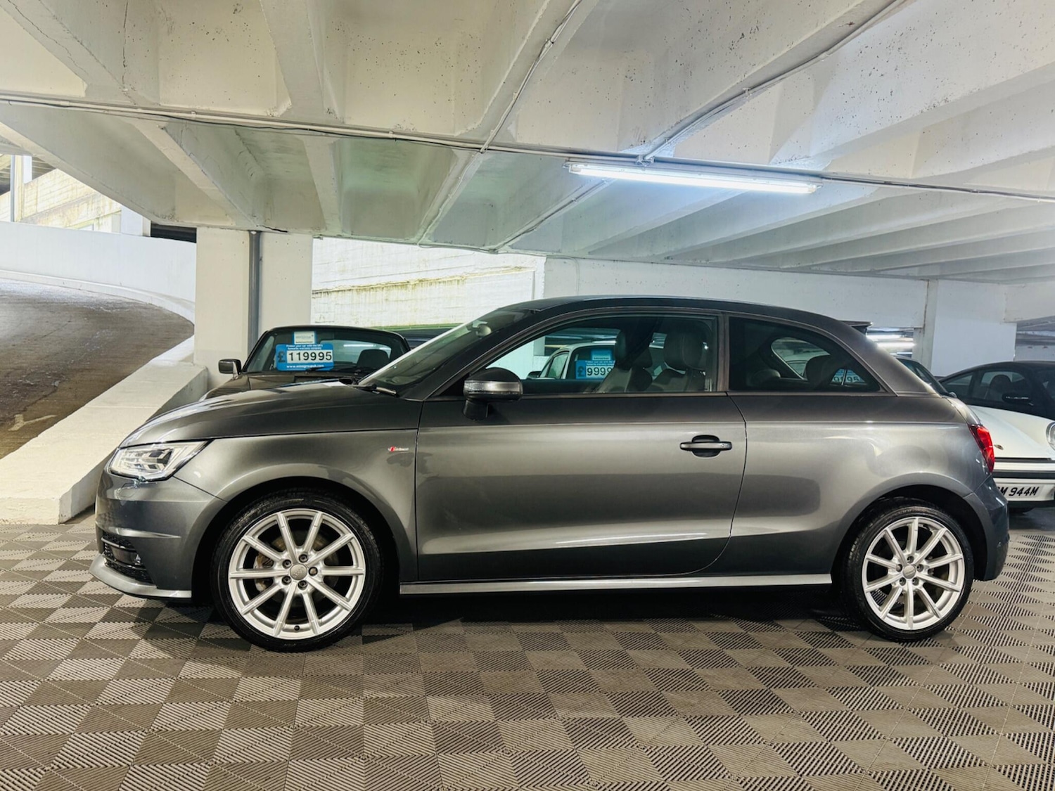 Used Audi A1 2015 for sale - 76991672: Photo 2