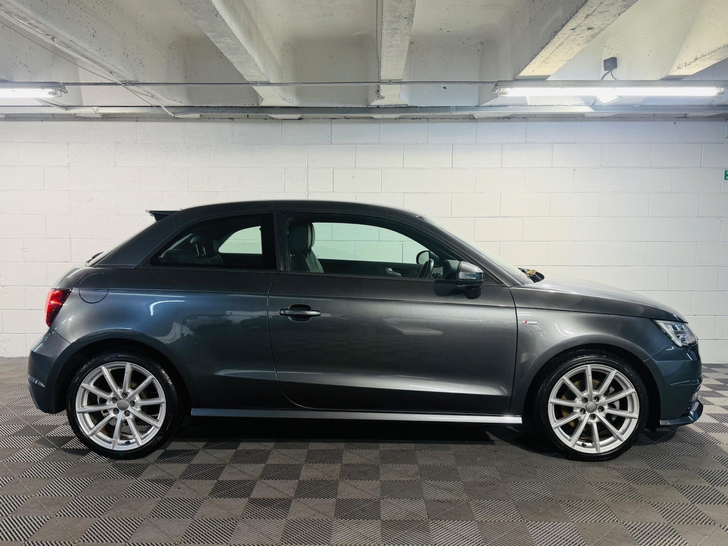 Used Audi A1 2015 for sale - 76991672: Photo 5