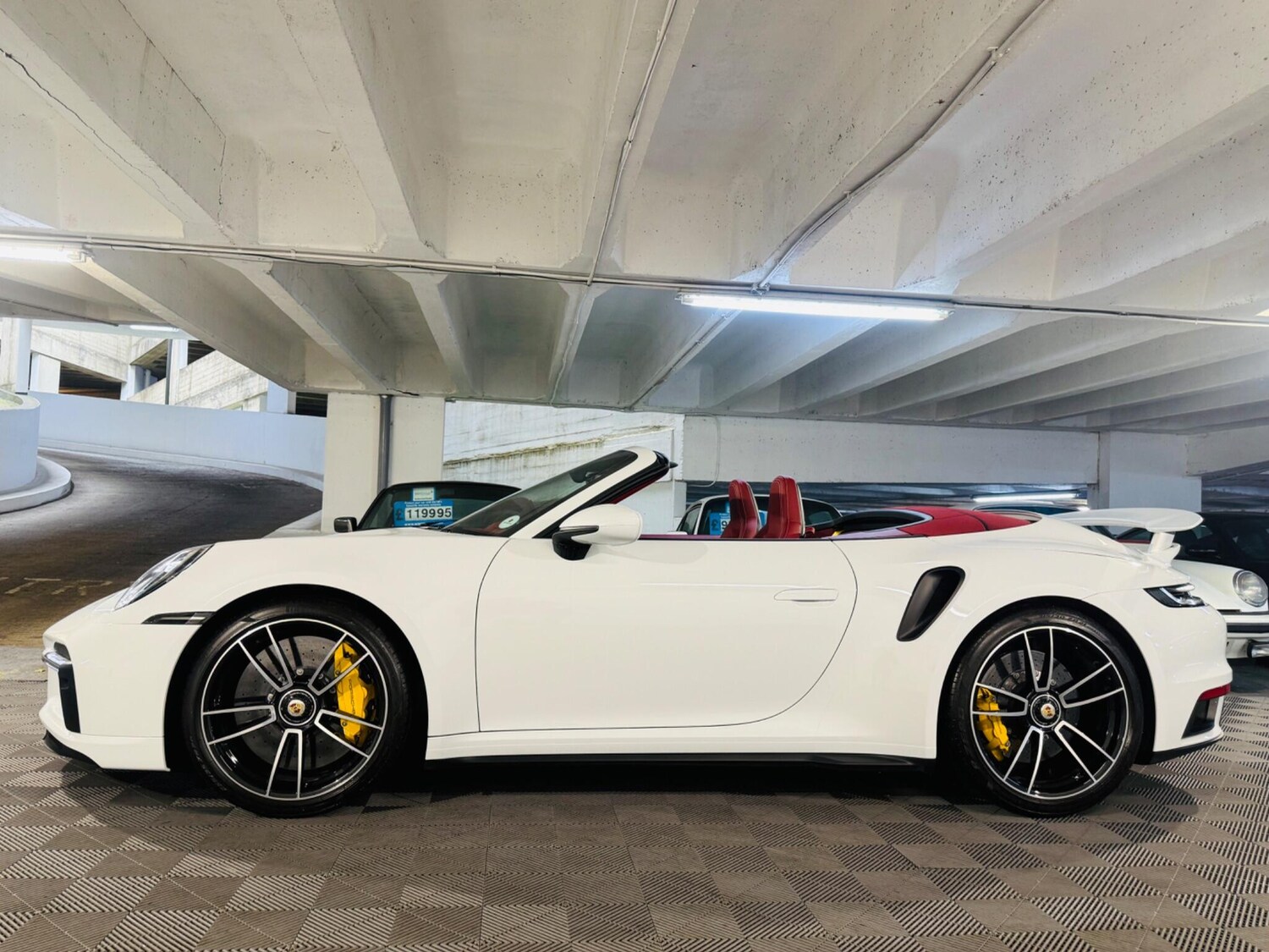 Used Porsche 911 2021 for sale - 76259046: Photo 2