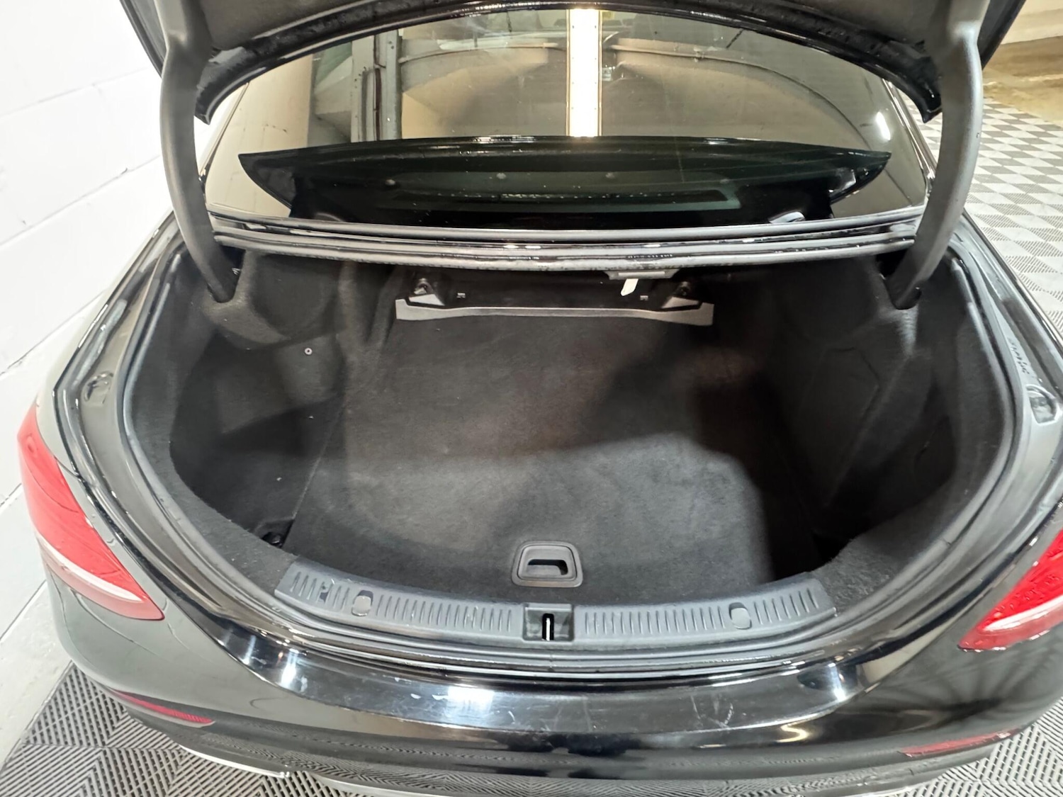 Used Mercedes-Benz E Class for sale - 77510073: Photo 11