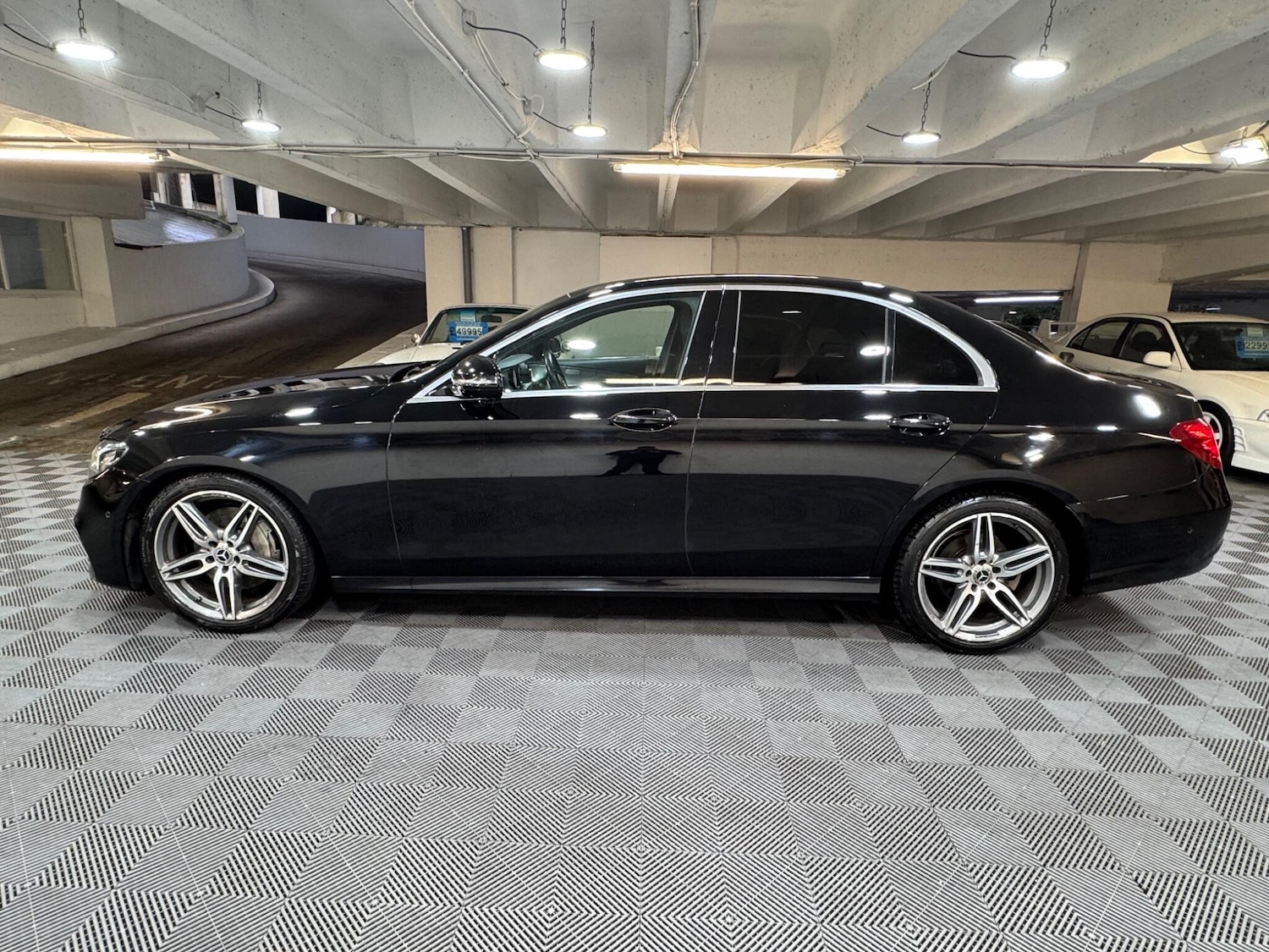 Used Mercedes-Benz E Class for sale - 77510073: Photo 2