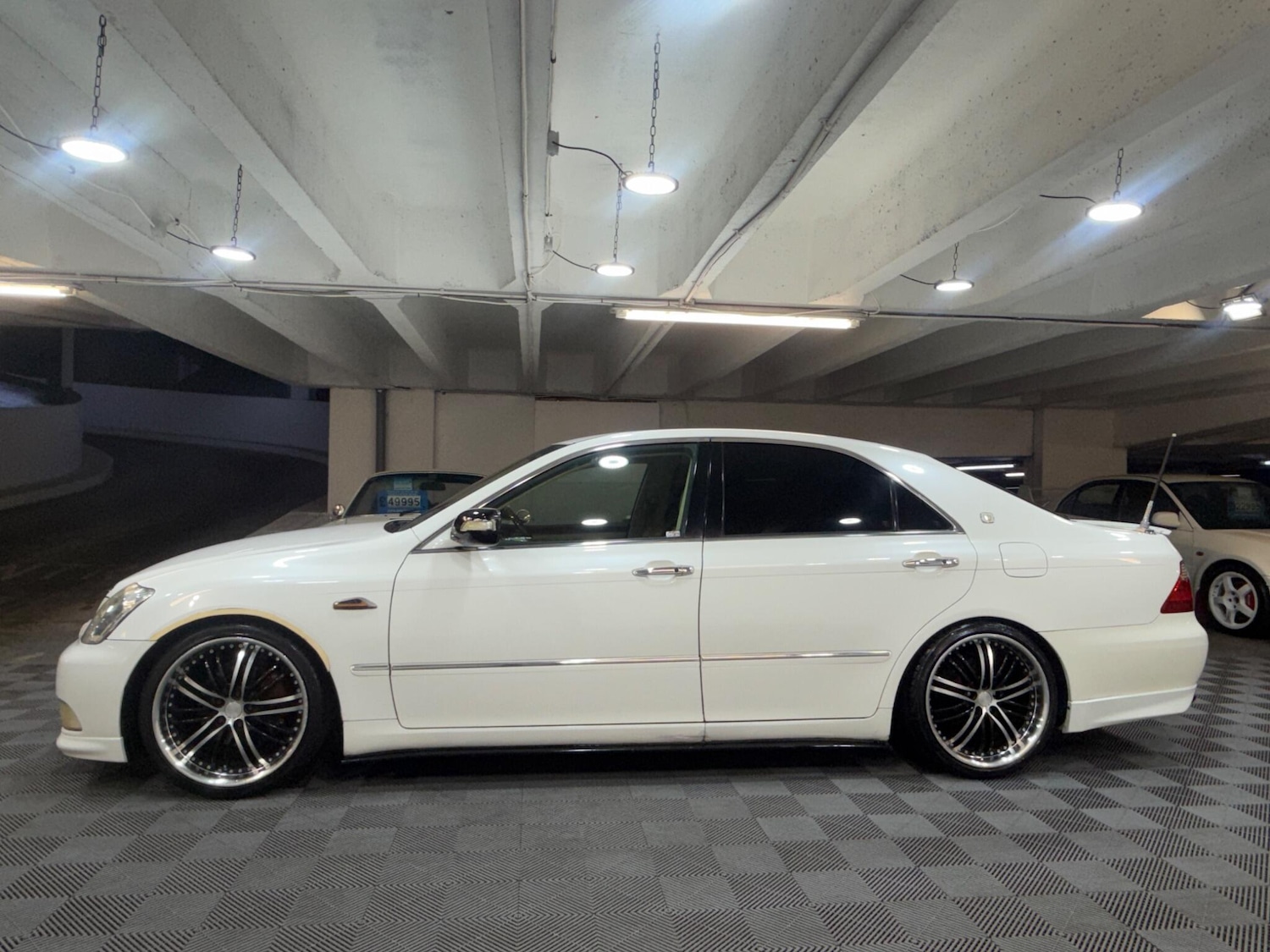 Used Toyota Crown for sale - 77344793: Photo 3