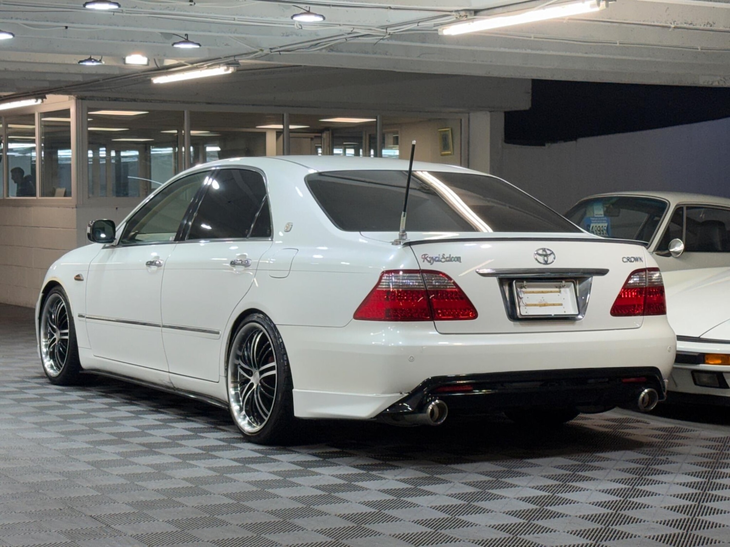 Used Toyota Crown for sale - 77344793: Photo 4