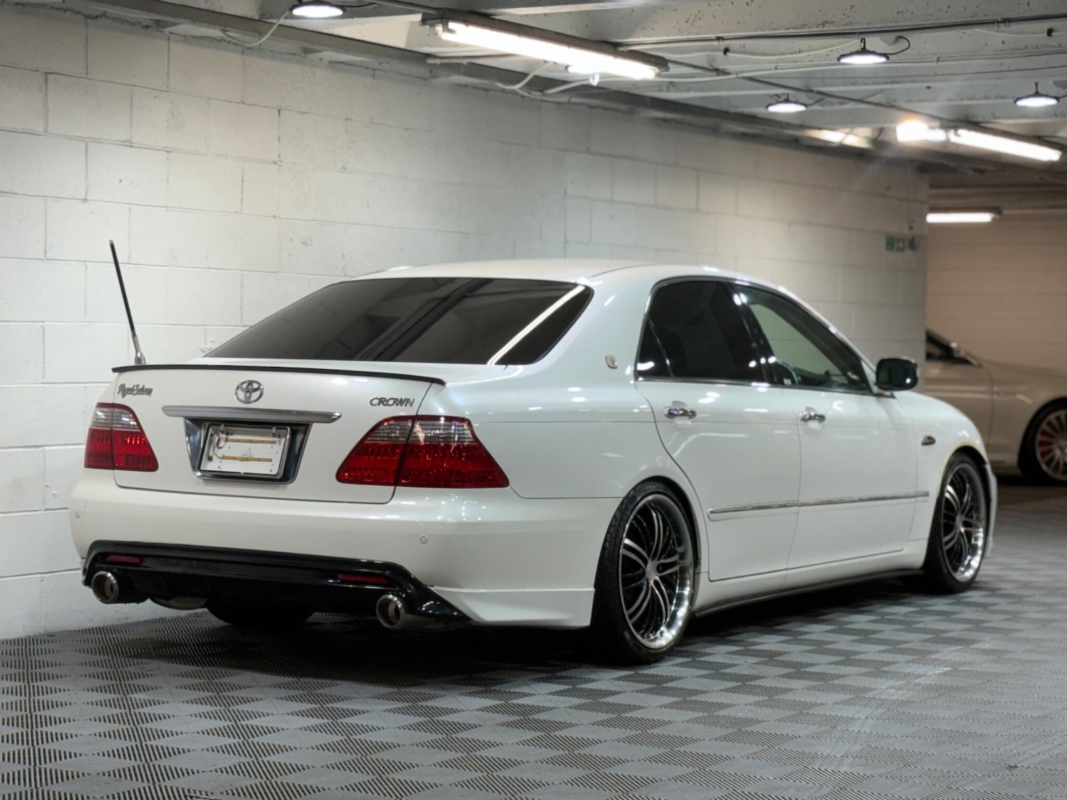 Used Toyota Crown for sale - 77344793: Photo 5