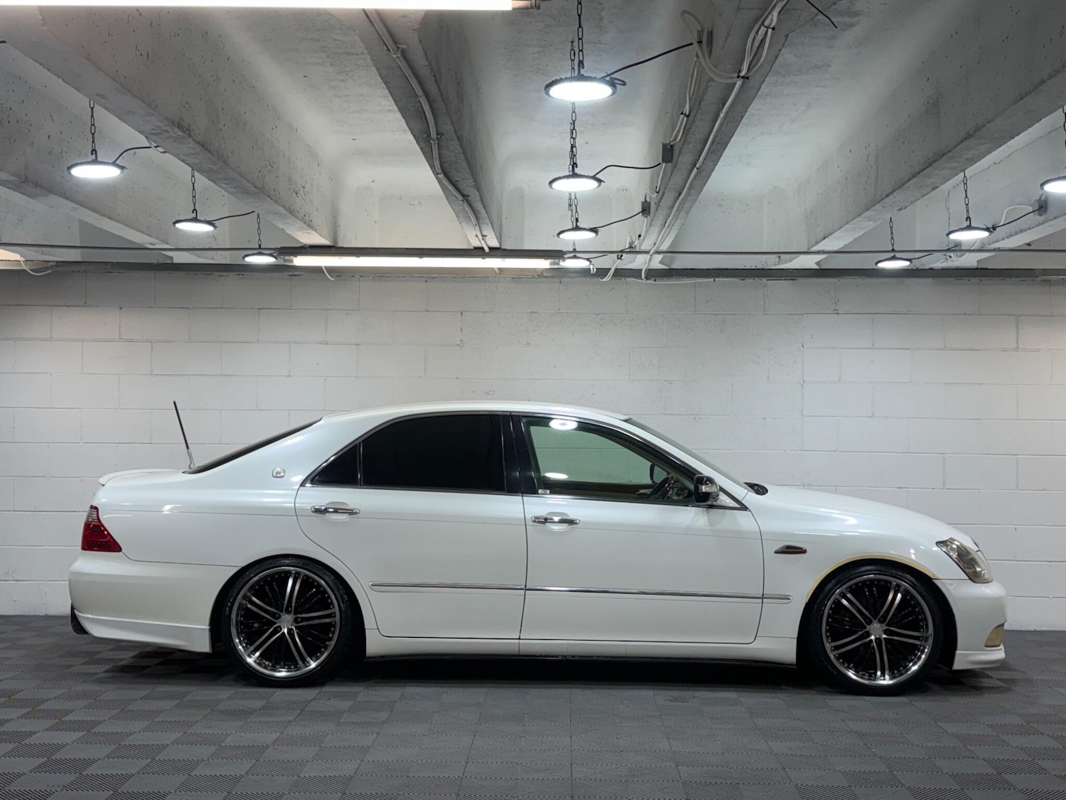 Used Toyota Crown for sale - 77344793: Photo 6