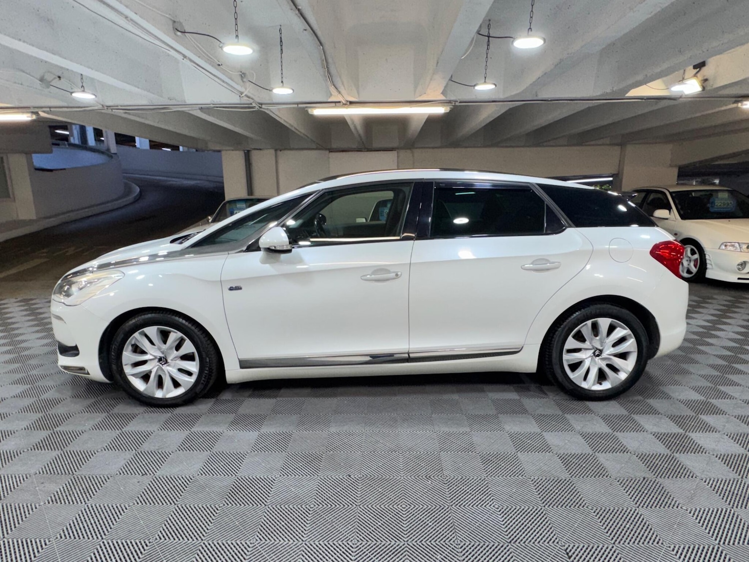 Used Citroen DS5 2013 for sale - 77925427: Photo 2