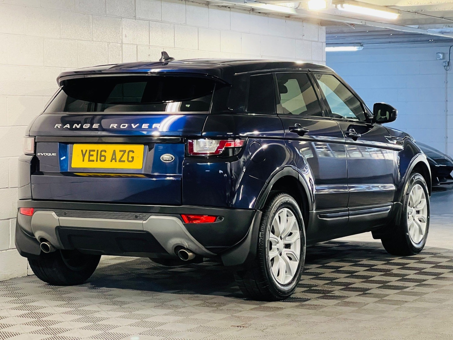 Used Land Rover Range Rover Evoque 2016 for sale - 76990400: Photo 4