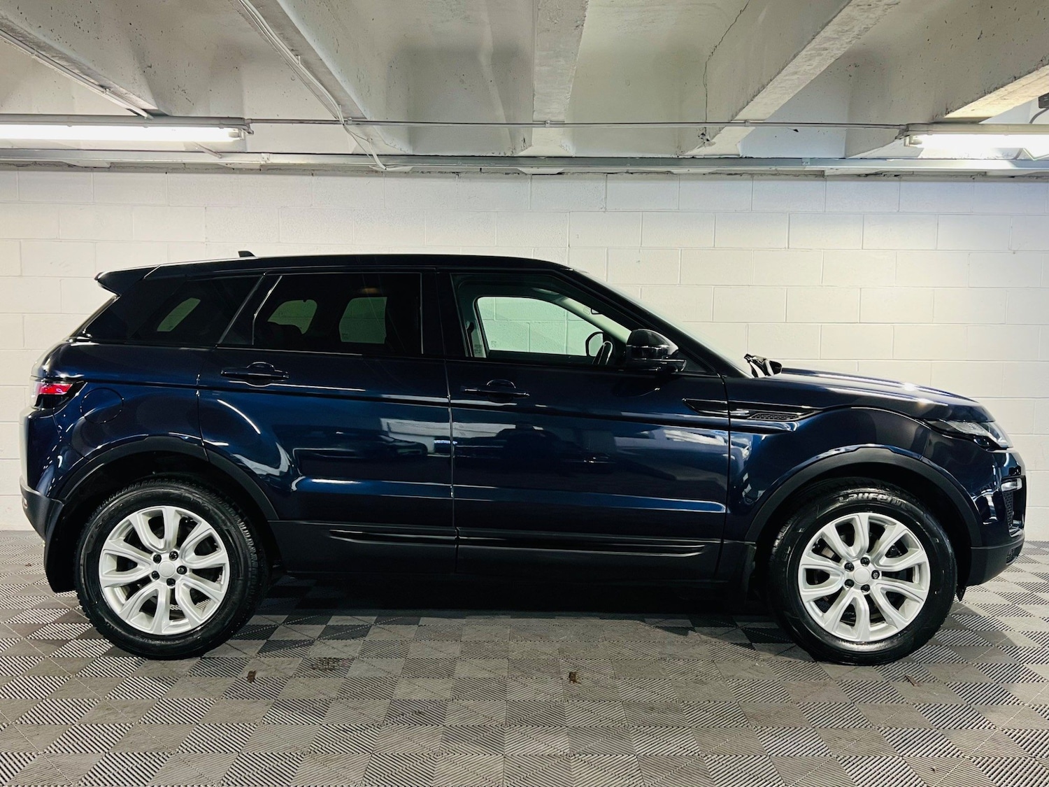 Used Land Rover Range Rover Evoque 2016 for sale - 76990400: Photo 5