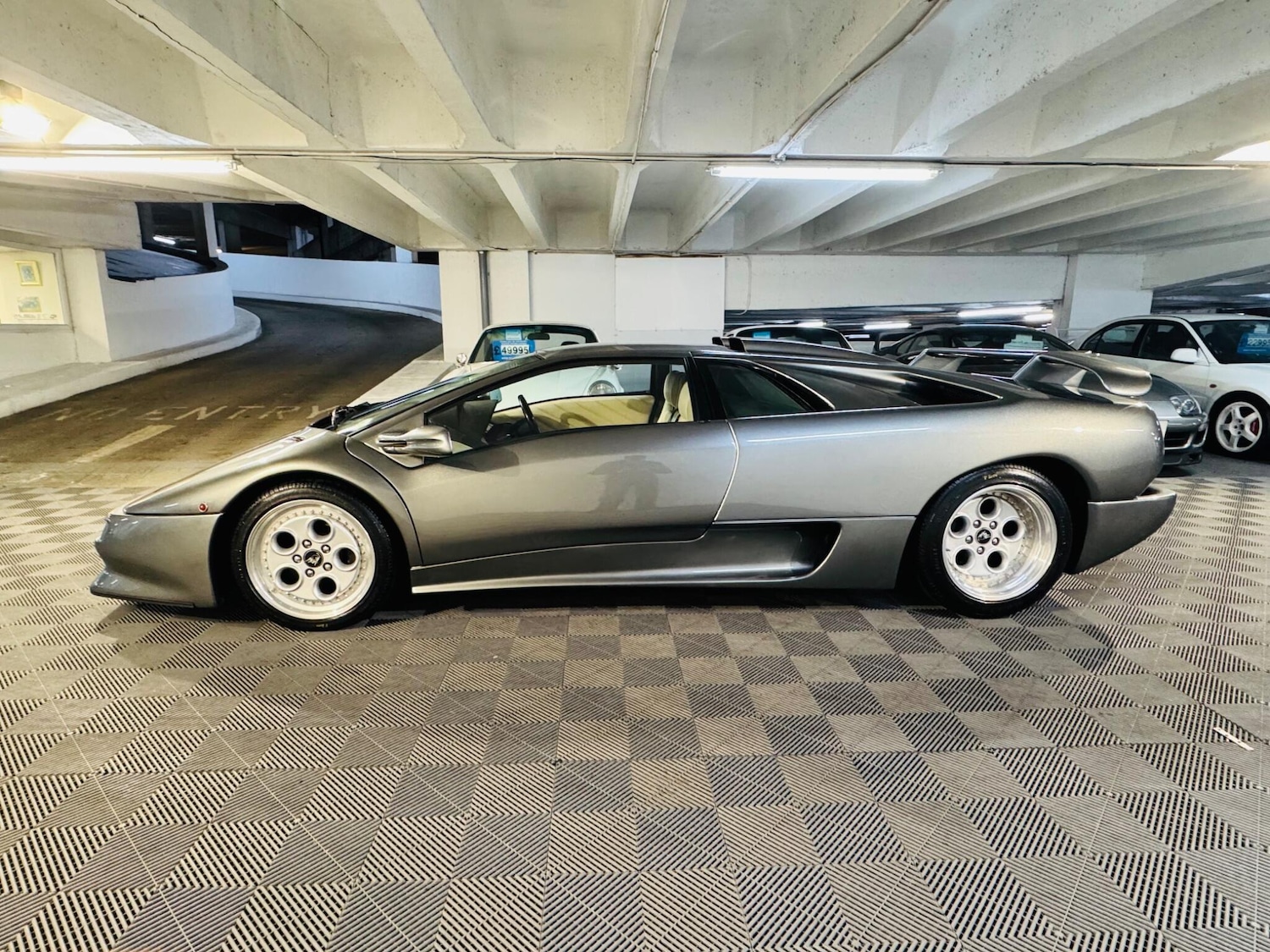Used Lamborghini Diablo 1993 for sale - 77304829: Photo 2