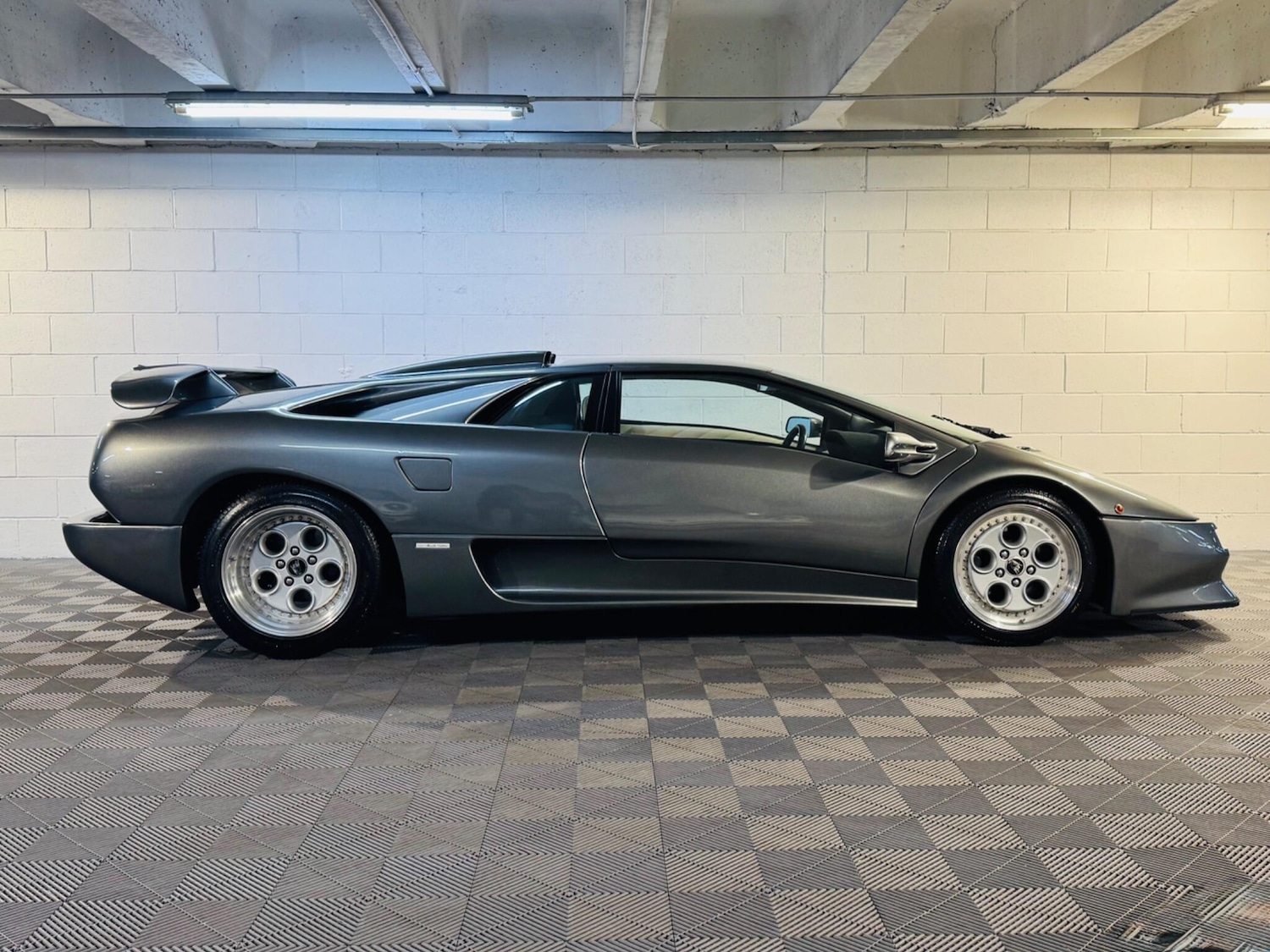 Used Lamborghini Diablo 1993 for sale - 77304829: Photo 6