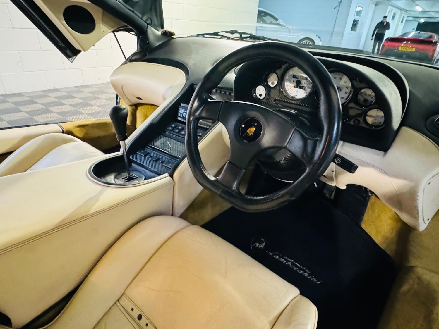 Used Lamborghini Diablo 1993 for sale - 77304829: Photo 8
