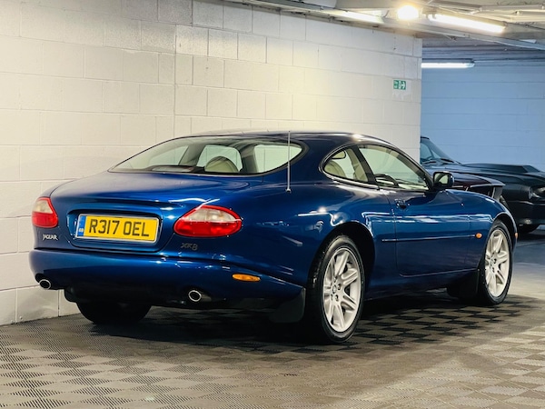 Used Jaguar XK8 1998 for sale - 73133239: Photo 4