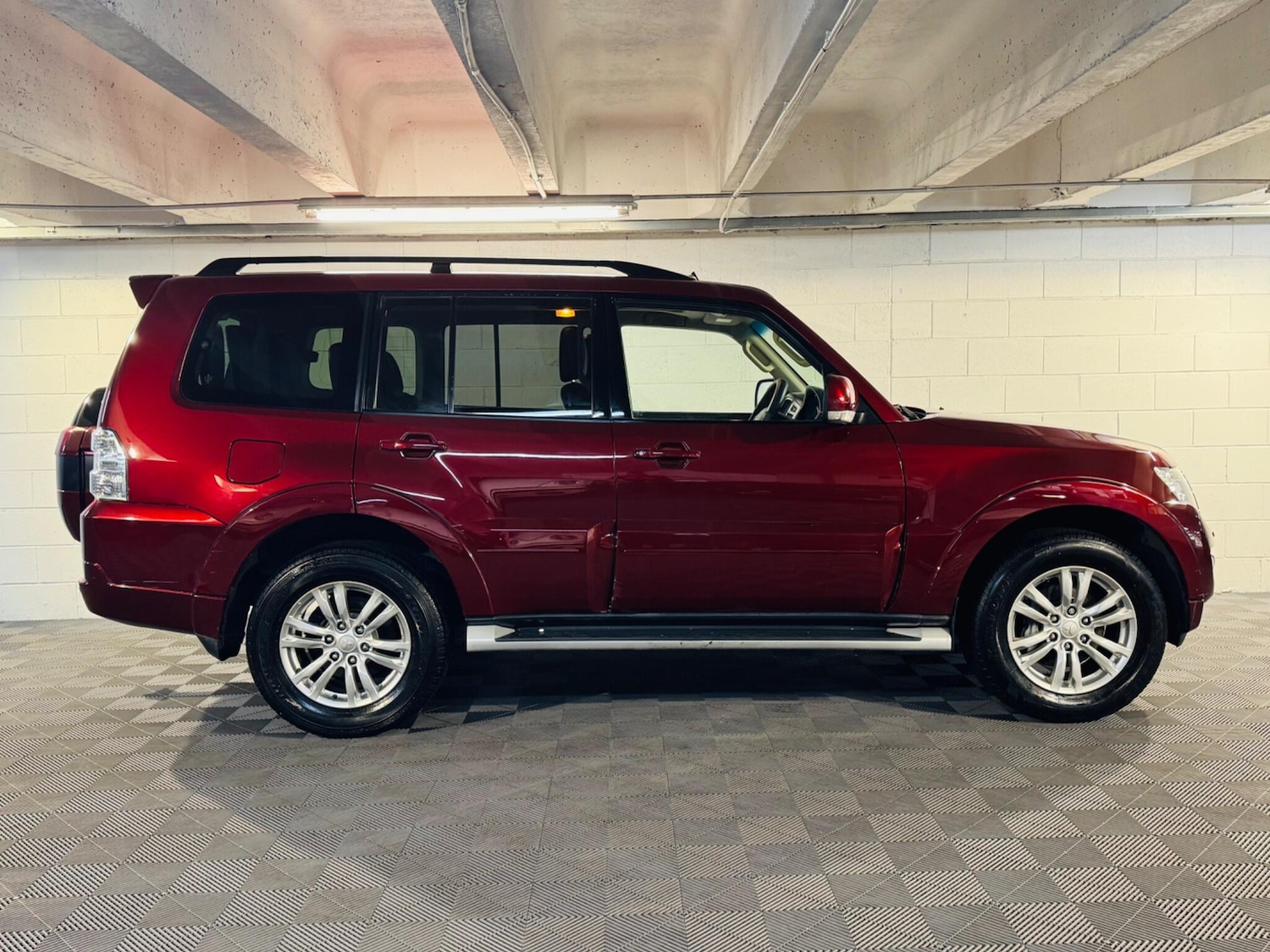 Used Mitsubishi Shogun 2017 for sale - 76306930: Photo 5