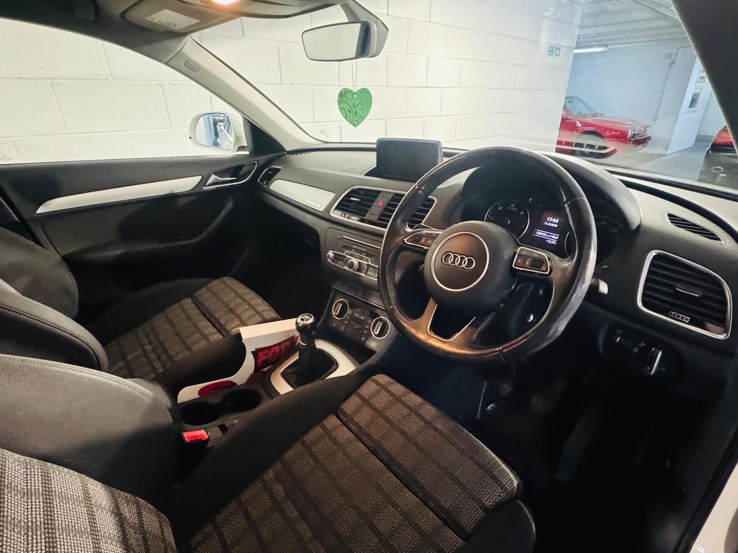 Used Audi Q3 2015 for sale - 75927346: Photo 8