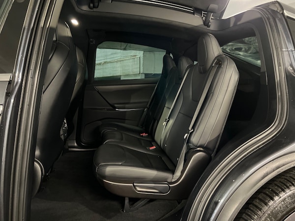 Used Tesla Model X 2018 for sale - 73133265: Photo 16