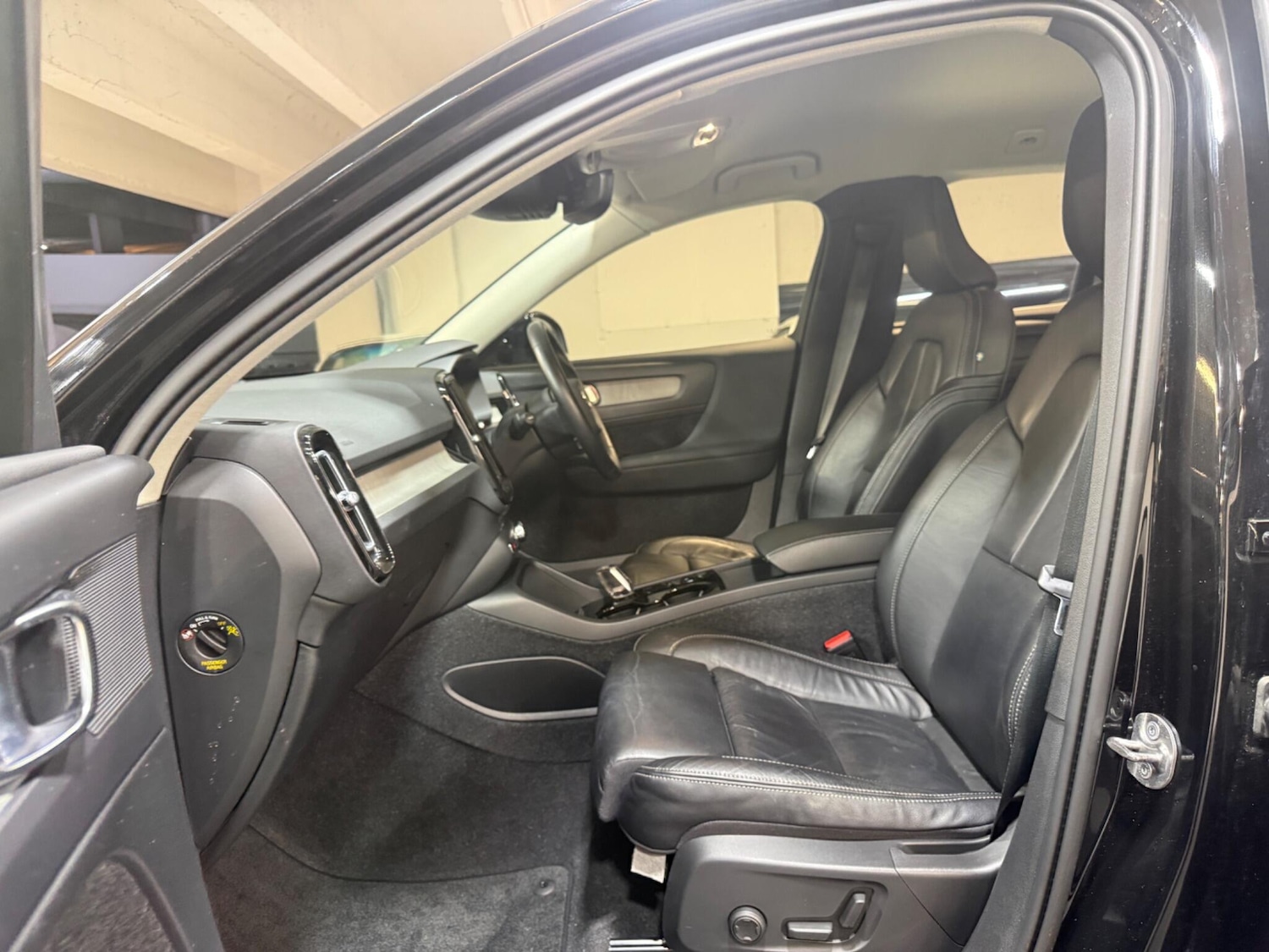 Used Volvo XC40 2022 for sale - 77386542: Photo 9