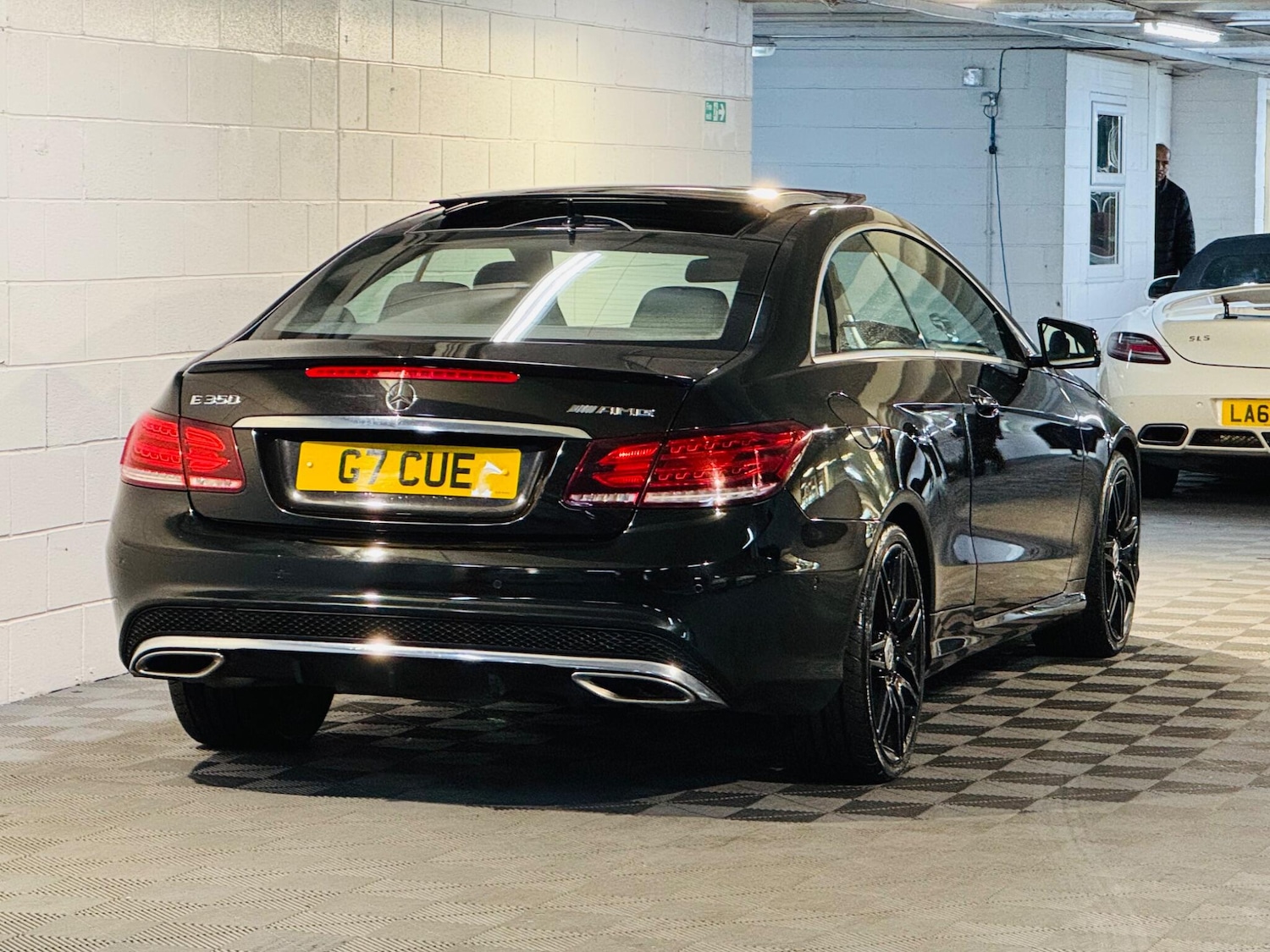 Used Mercedes-Benz E Class for sale - 76997525: Photo 4