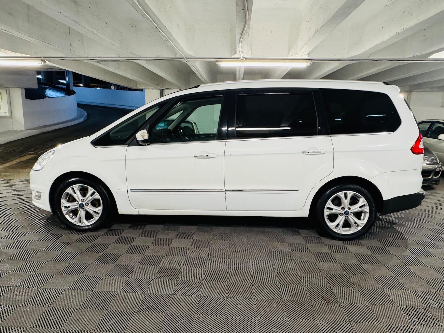 Used Ford Galaxy for sale - 77291474: Photo 2
