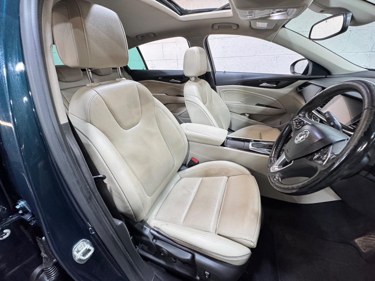 Used Vauxhall Insignia 2017 for sale - 77425125: Photo 8