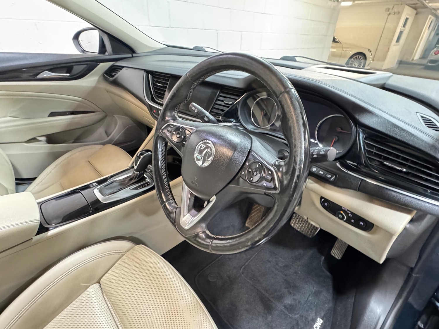 Used Vauxhall Insignia 2017 for sale - 77425125: Photo 9