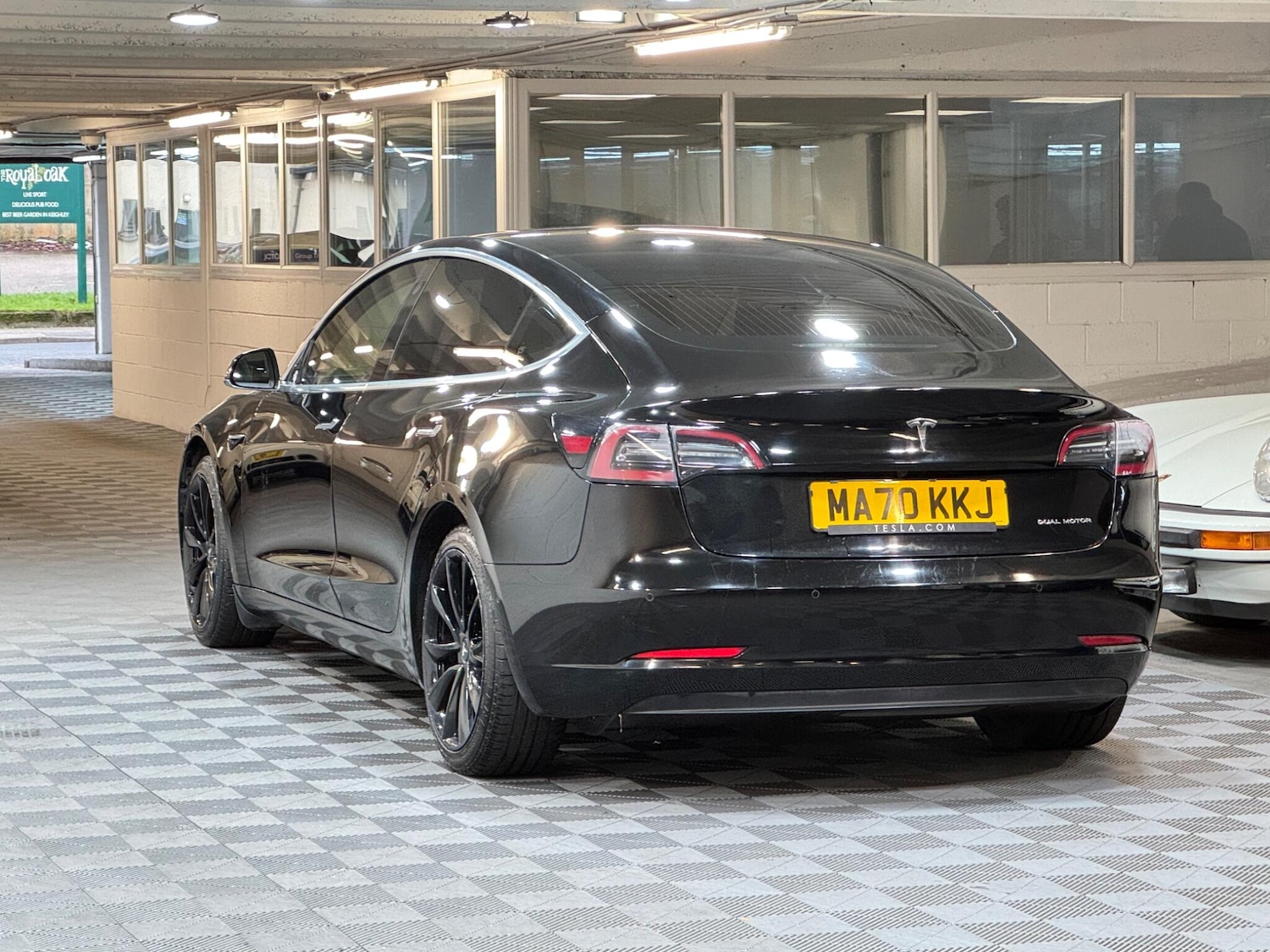 Used Tesla Model 3 2020 for sale - 77538452: Photo 3