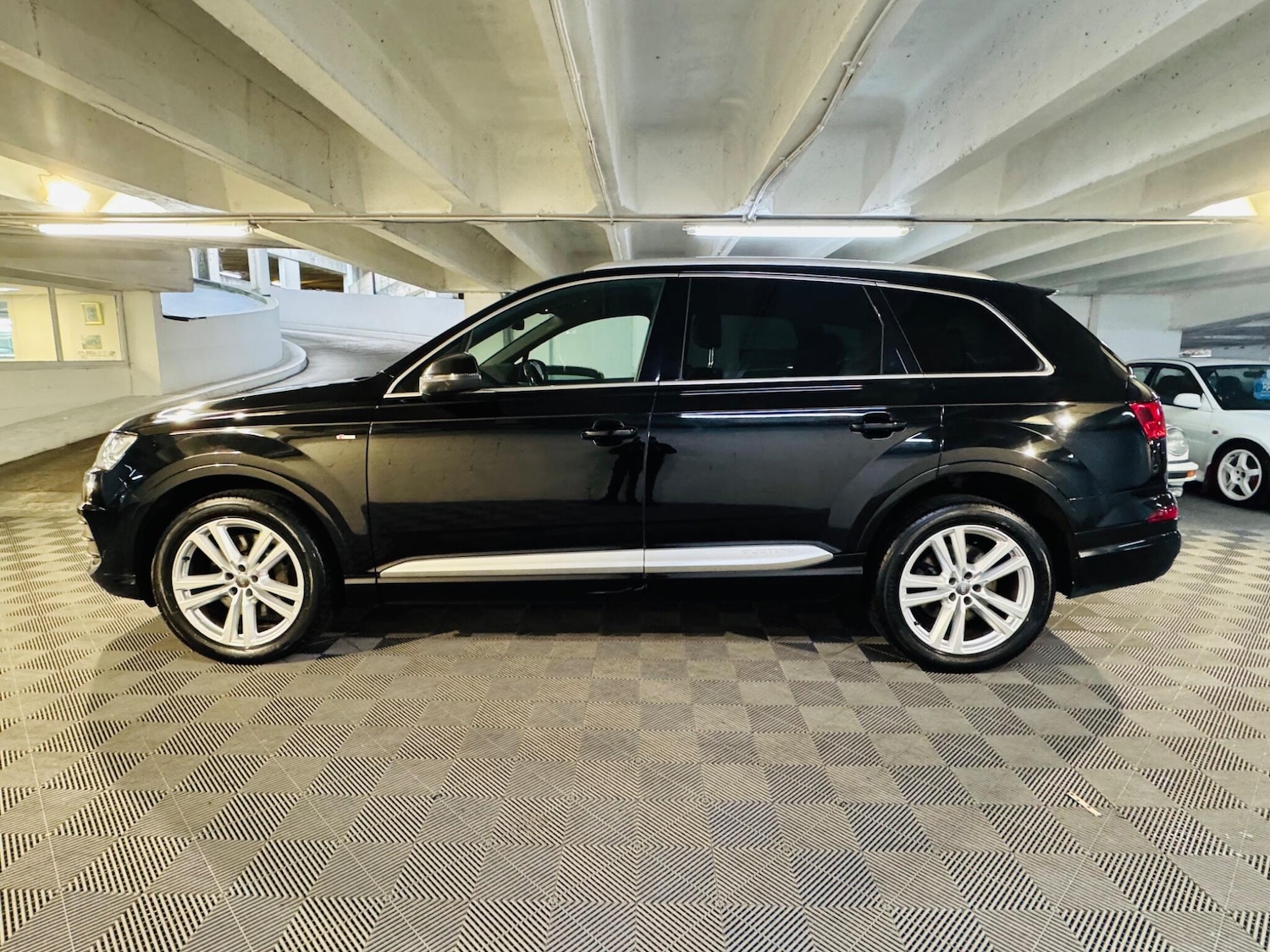 Used Audi Q7 2016 for sale - 76936640: Photo 2