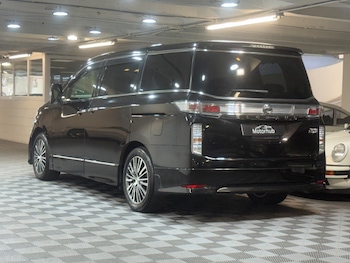 Used Nissan Elgrand 2014 for sale - 78100072: Photo