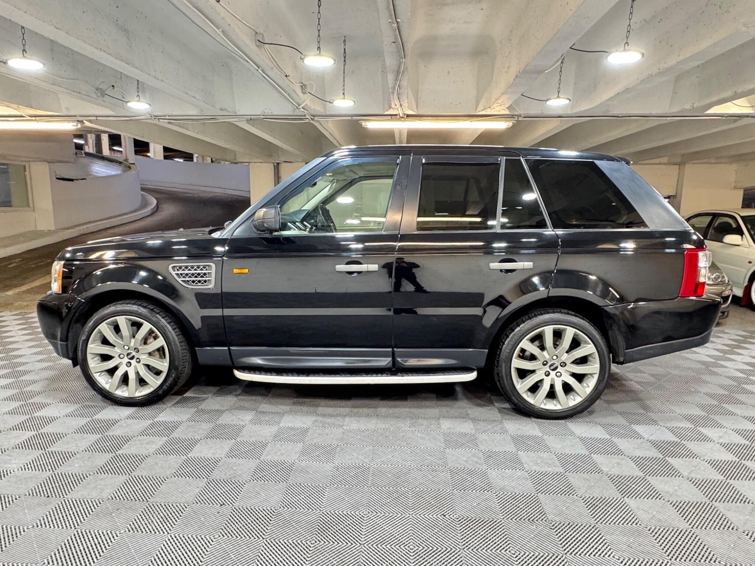 Used Land Rover Range Rover Sport 2008 for sale - 77909029: Photo 2